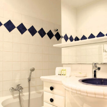 Antibes - antibes location appartement vacances salle de bain